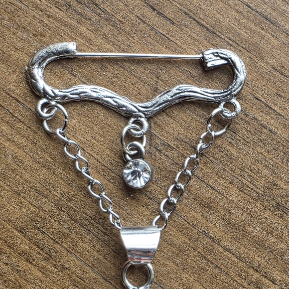 Hand Crafted Silver and Red Chain Brooch - Picture 4 of 4